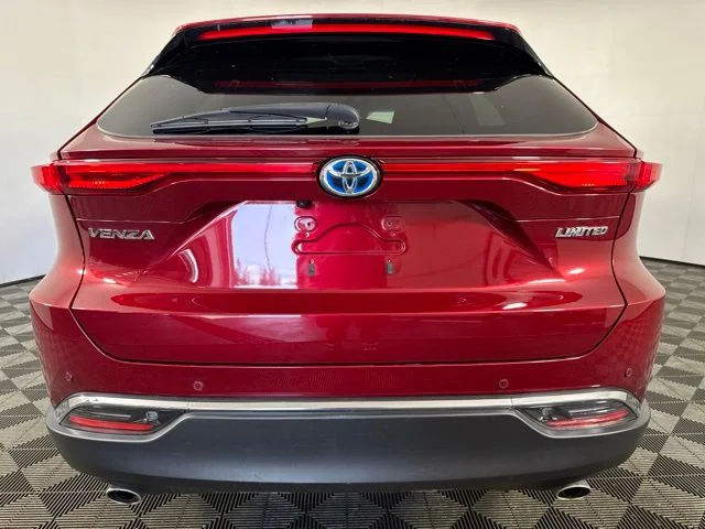 Certified Used 2023 Pearl Toyota Limited image 22