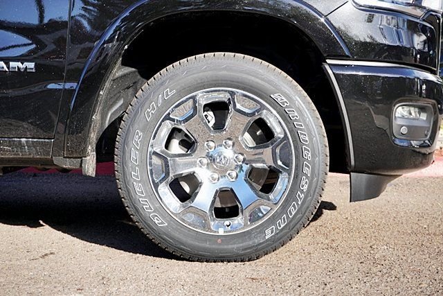 New 2026 Diamond Black Crystal Pearl-Coat Exterior Paint RAM Big Horn Sport Appearance Edition image 8