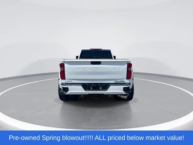 Used 2025 White Chevrolet High Country image 7