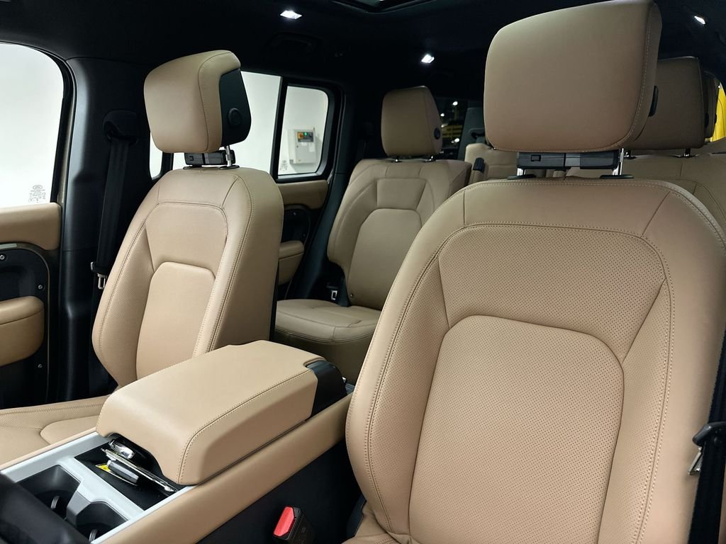 New 2026 Gondwana Stone Metallic Land Rover X-Dynamic SE image 19