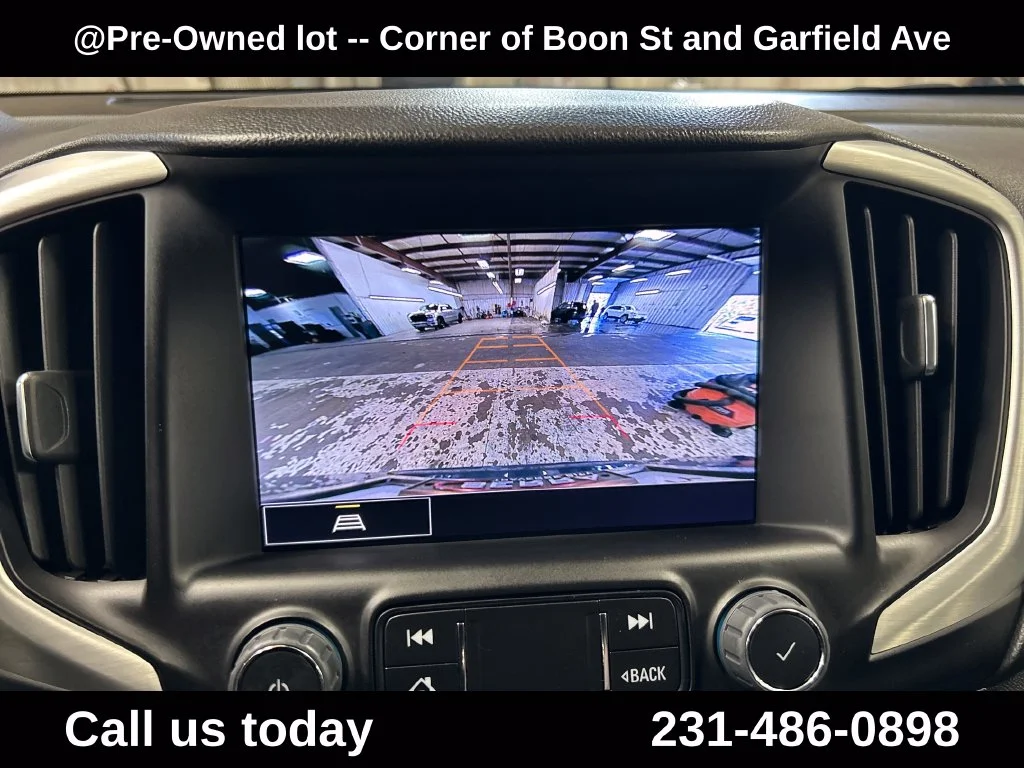 Used 2024 Blue GMC SLT image 27