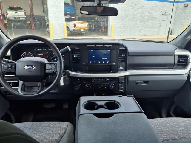 Used 2024  Ford XL image 16
