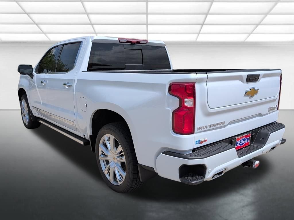 New 2026 Polar White Tricoat Chevrolet High Country image 2