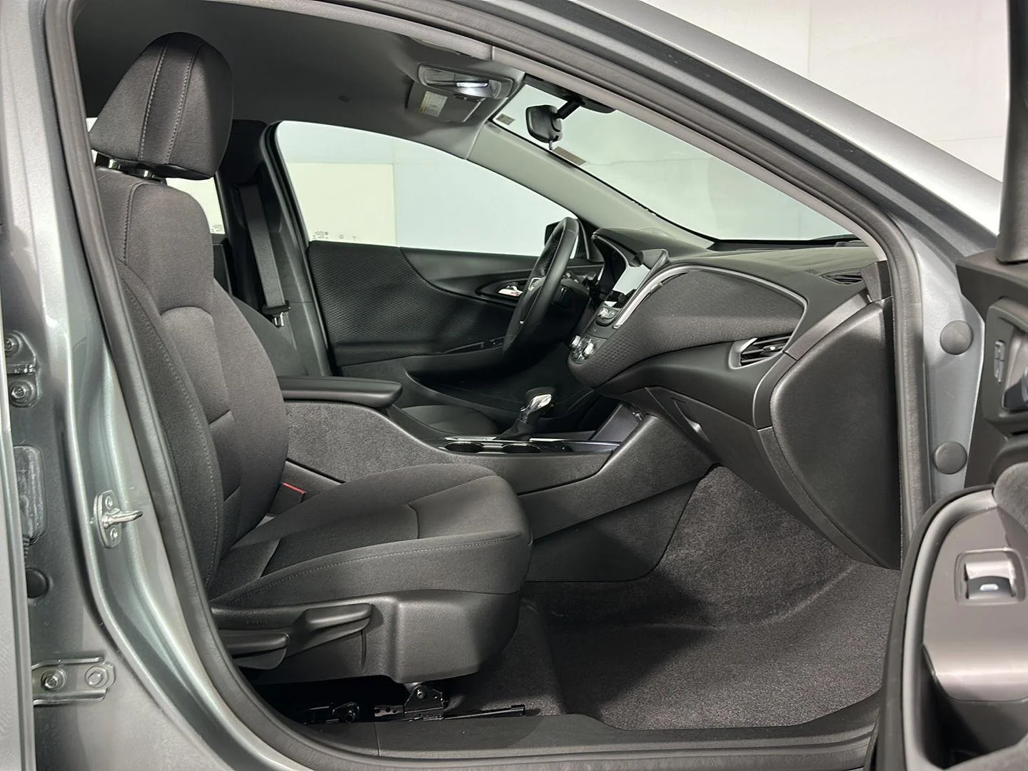 Used 2024 Sterling Gray Metallic Chevrolet LT image 26