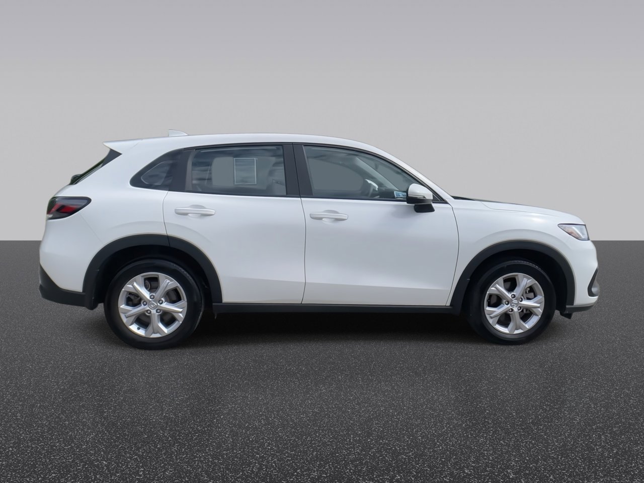 Used 2024 Platinum White Pearl Honda 5DR AWD LX image 9