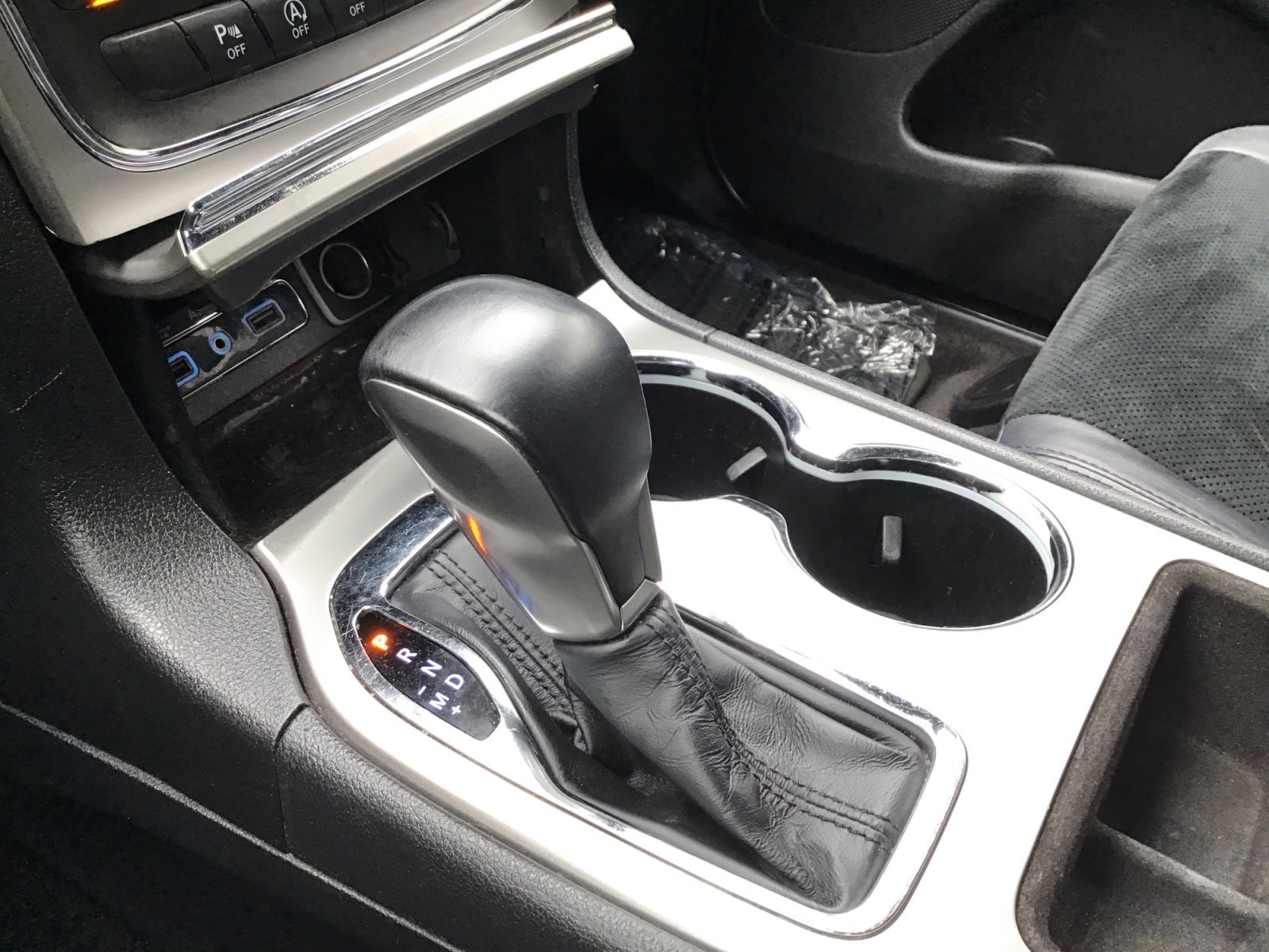 Used 2018 Diamond Black Crystal Pearlcoat Jeep Altitude image 21