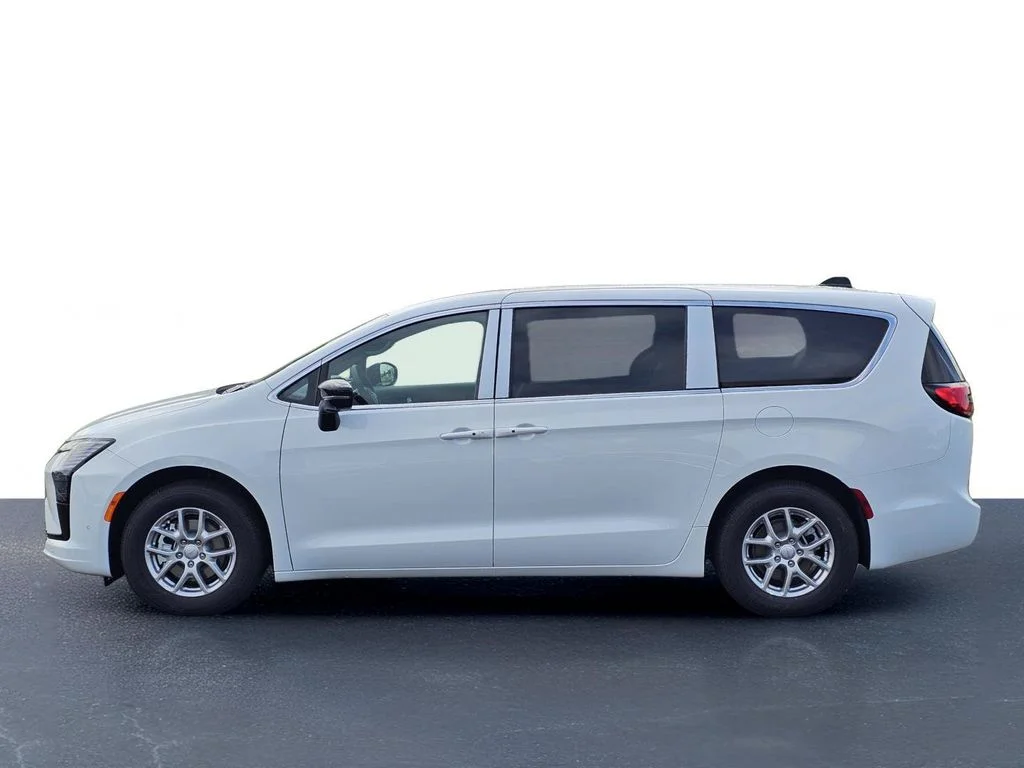 New 2027 Bright White Clear-Coat Exterior Paint Chrysler Select image 13