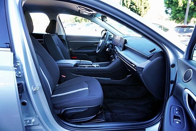 Used 2024 Silver Hyundai SEL image 10