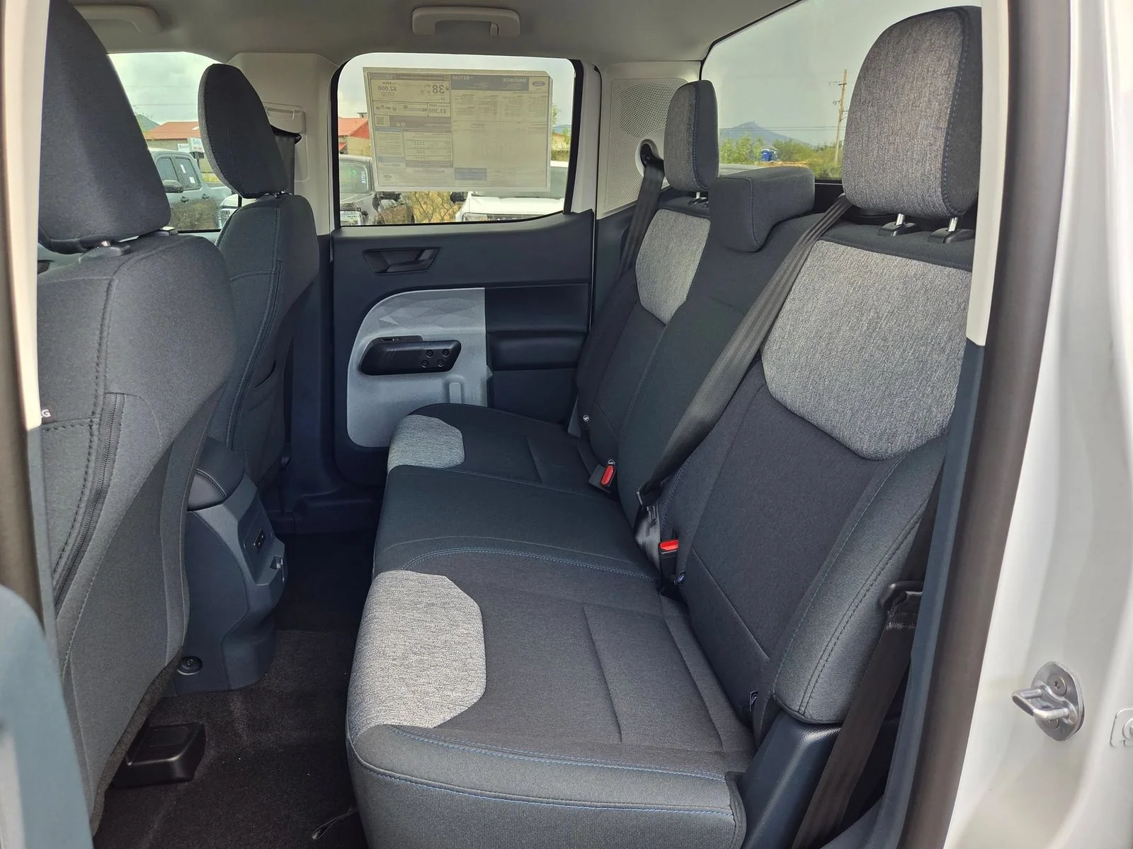 New 2026 Oxford White Ford XLT image 24