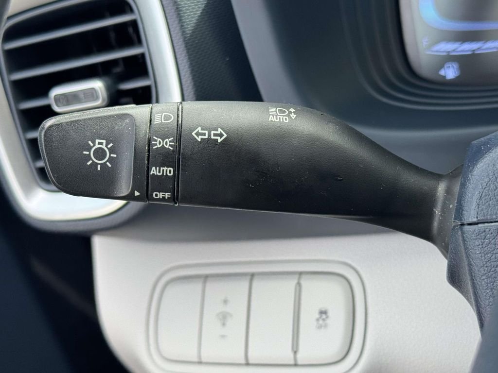 Used 2023 White Hyundai Limited image 19