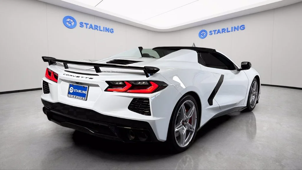 Used 2025 Arctic White Chevrolet 3LT image 8