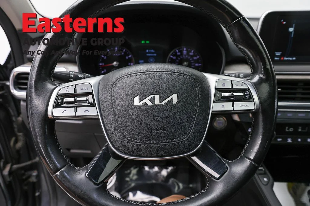 Used 2022 Gray Kia EX image 10