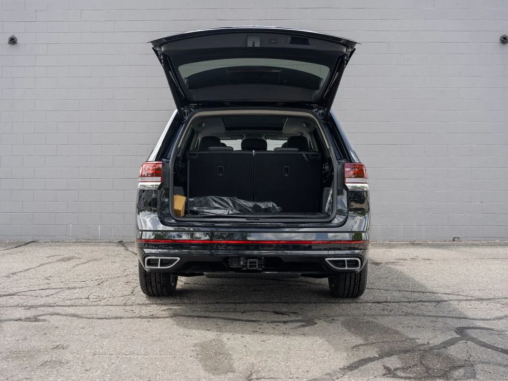 New 2026 Deep Black Pearl Volkswagen 2.0T SEL Premium R-Line image 6