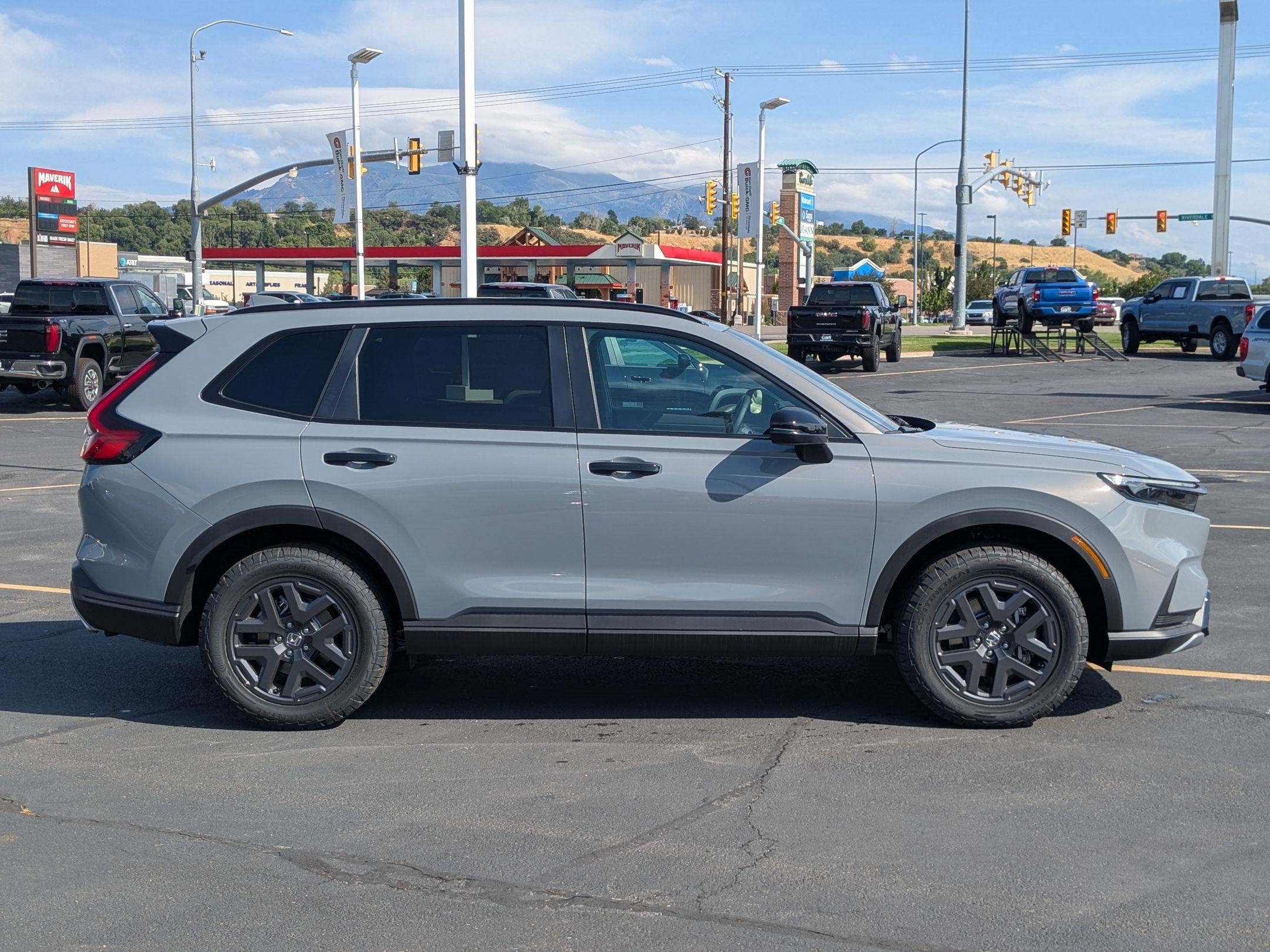 New 2026 Urban Gray Pearl Honda TrailSport image 2