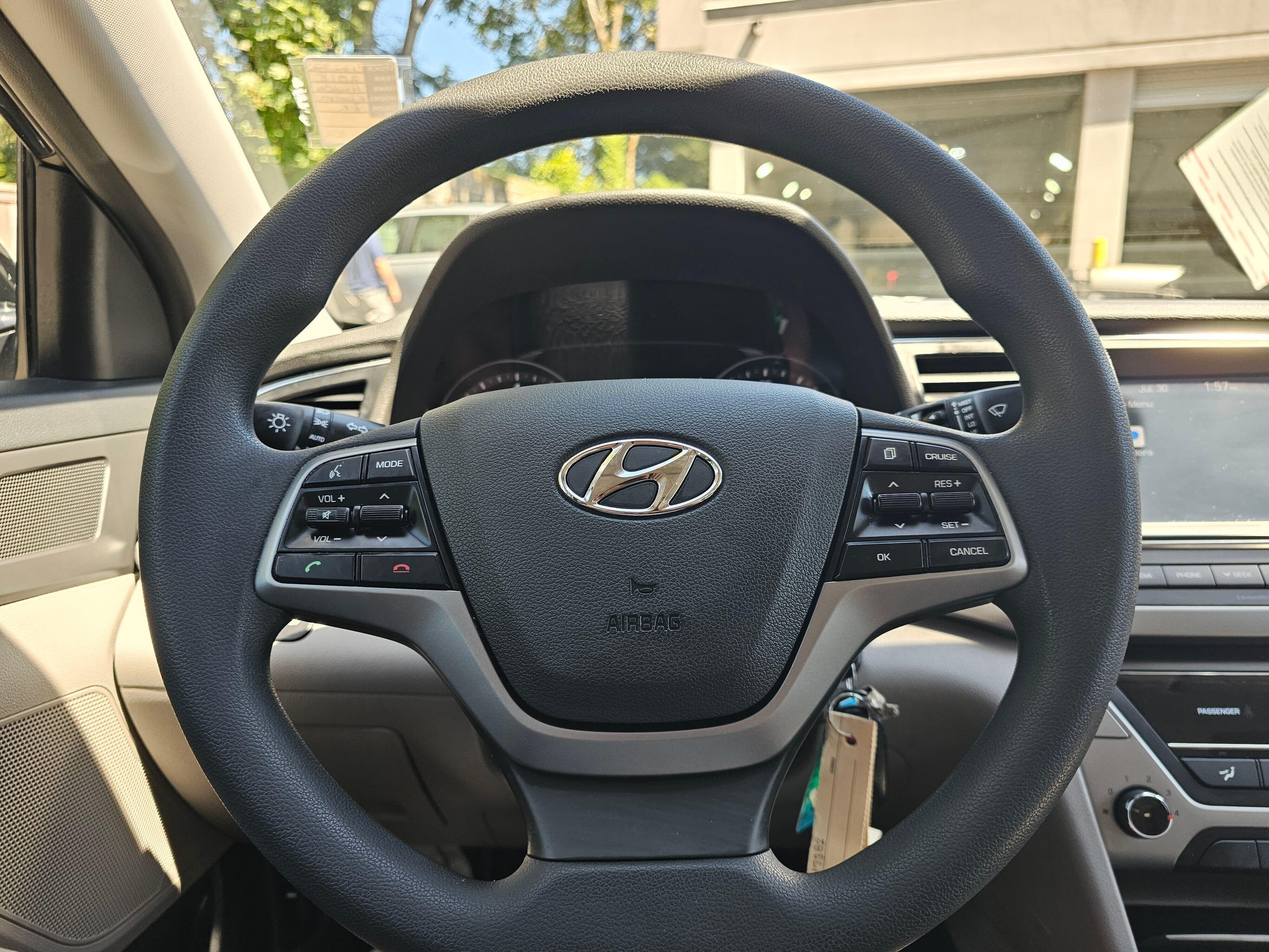 Used 2018 Phantom Black Hyundai SEL image 26