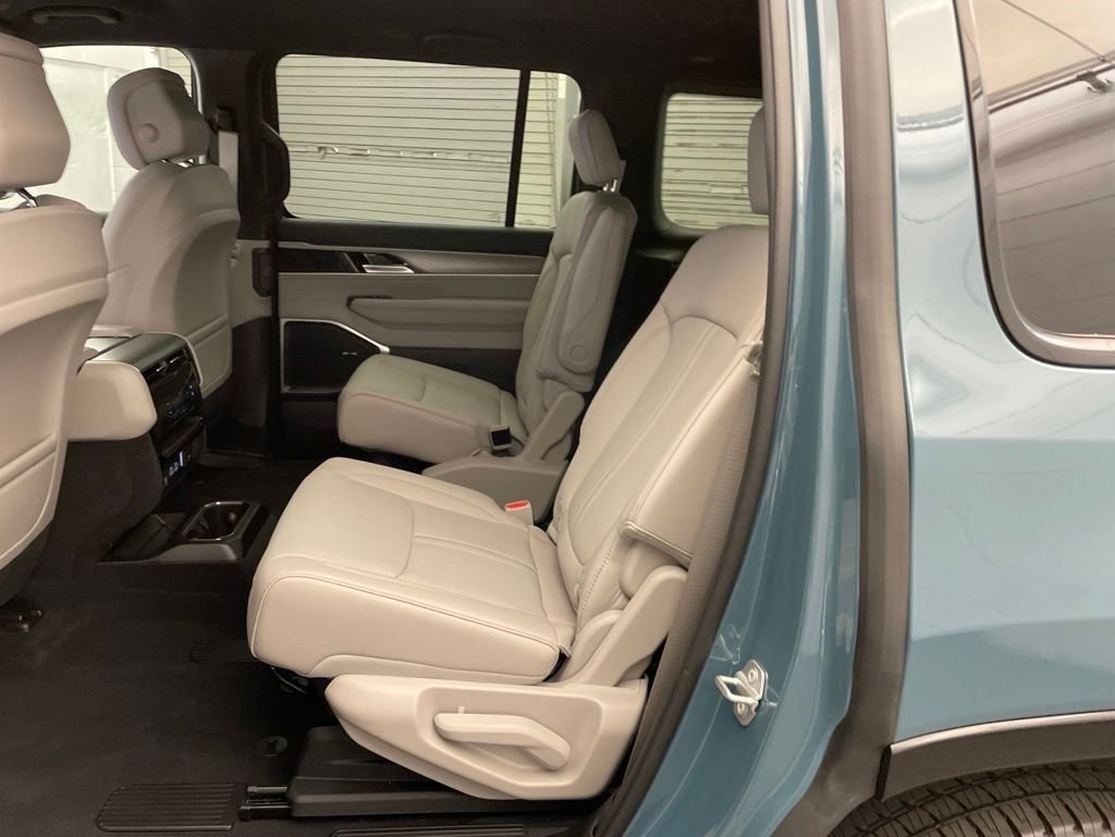 New 2026 Steel Blue Exterior Paint Jeep  image 18