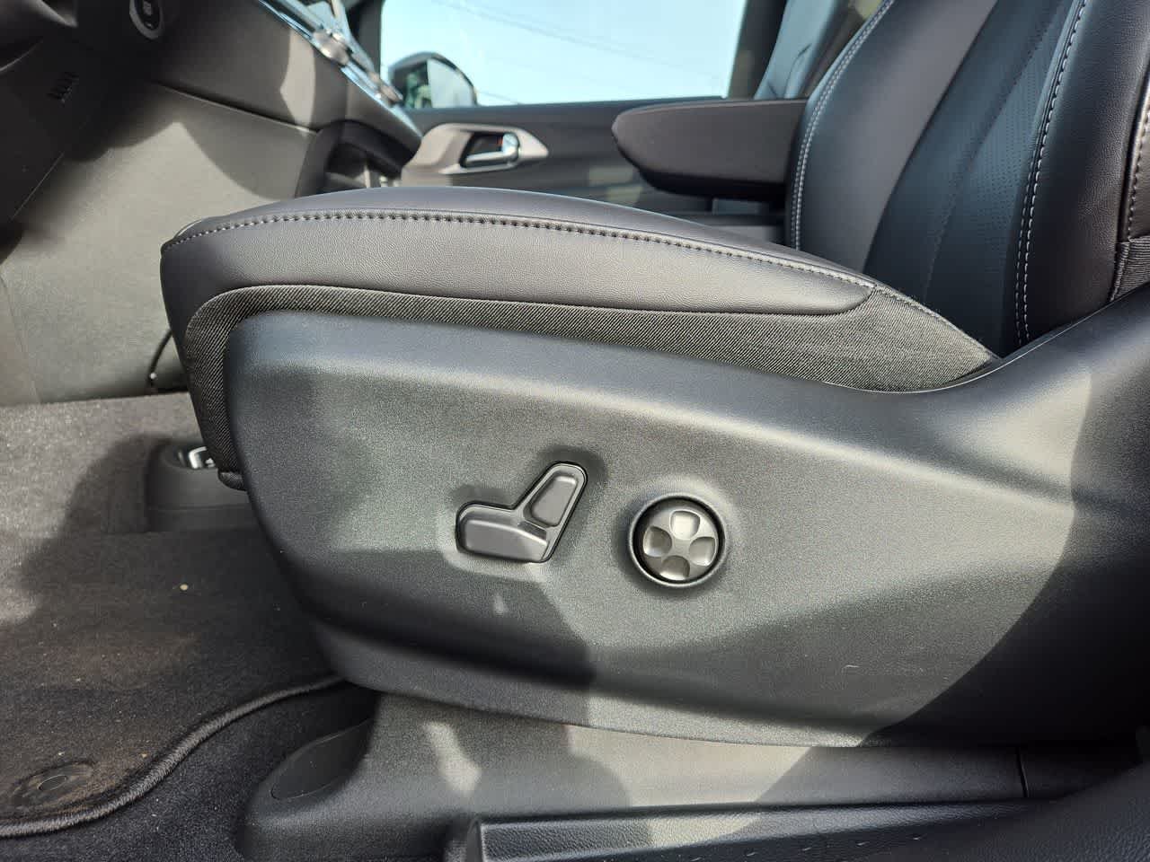 2026 Chrysler Pacifica Select - Photo 13