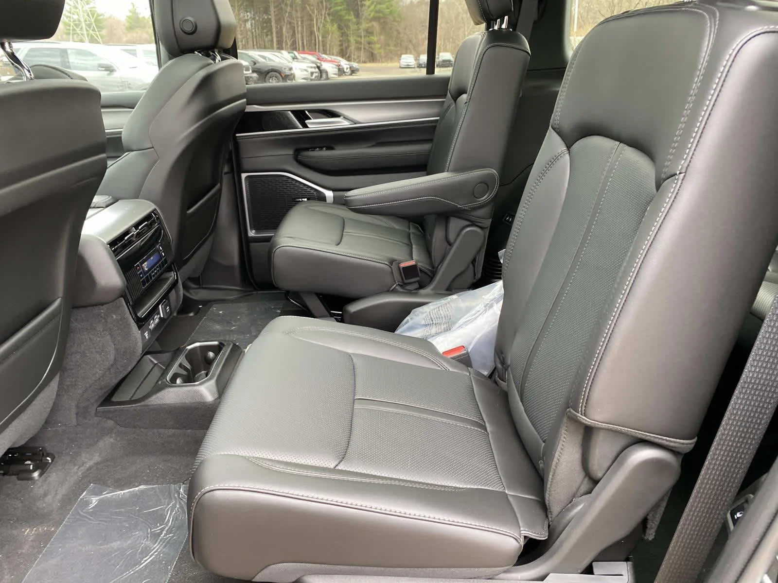 New 2026 High Gloss Black Exterior Paint Jeep Upland image 6