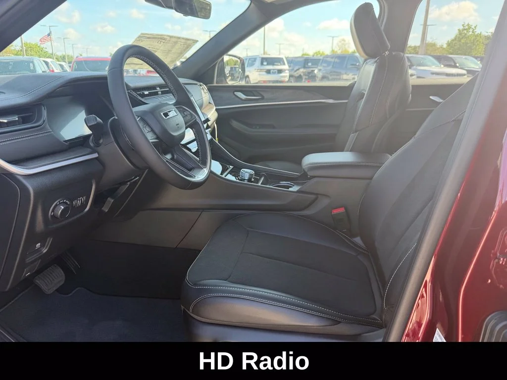 New 2026 Velvet Red Pearl-Coat Exterior Paint Jeep Laredo Altitude image 9