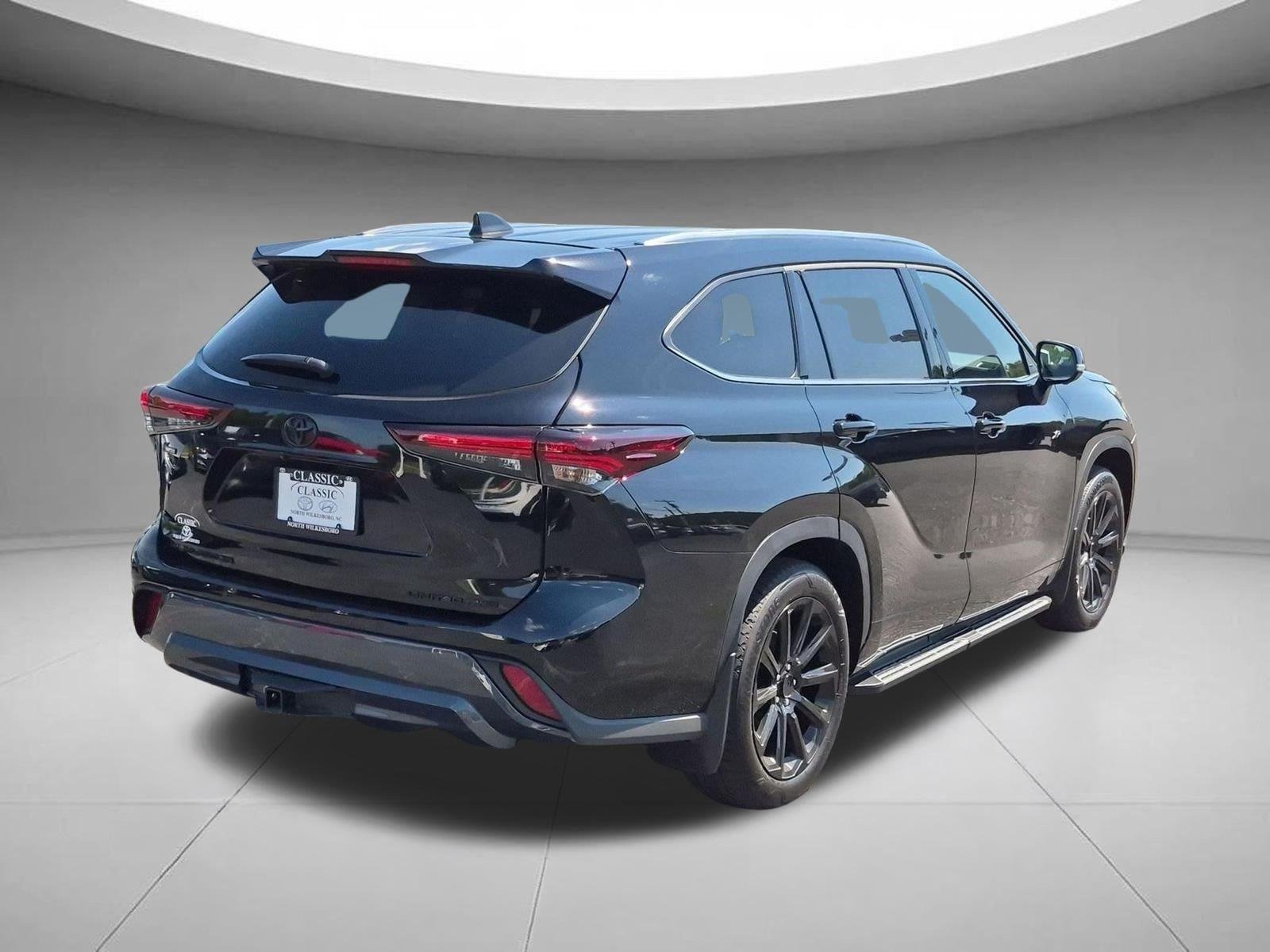 Used 2026 Midnight Black Metallic Toyota Limited image 5