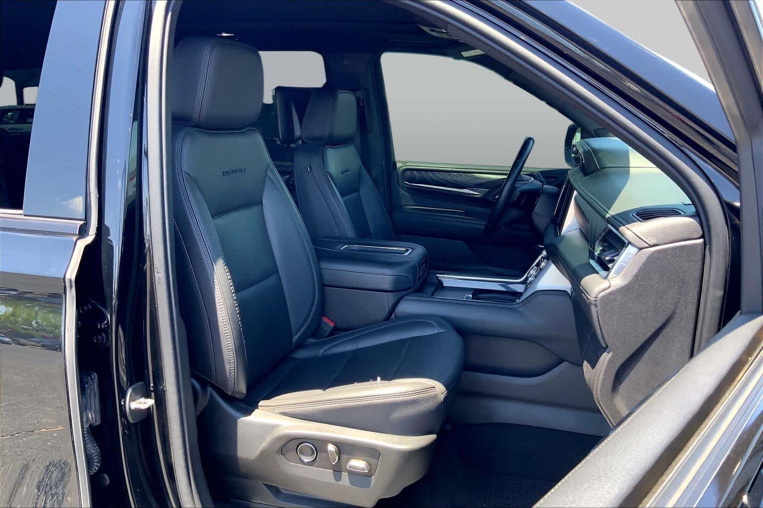 Used 2021 Onyx Black GMC Denali image 9
