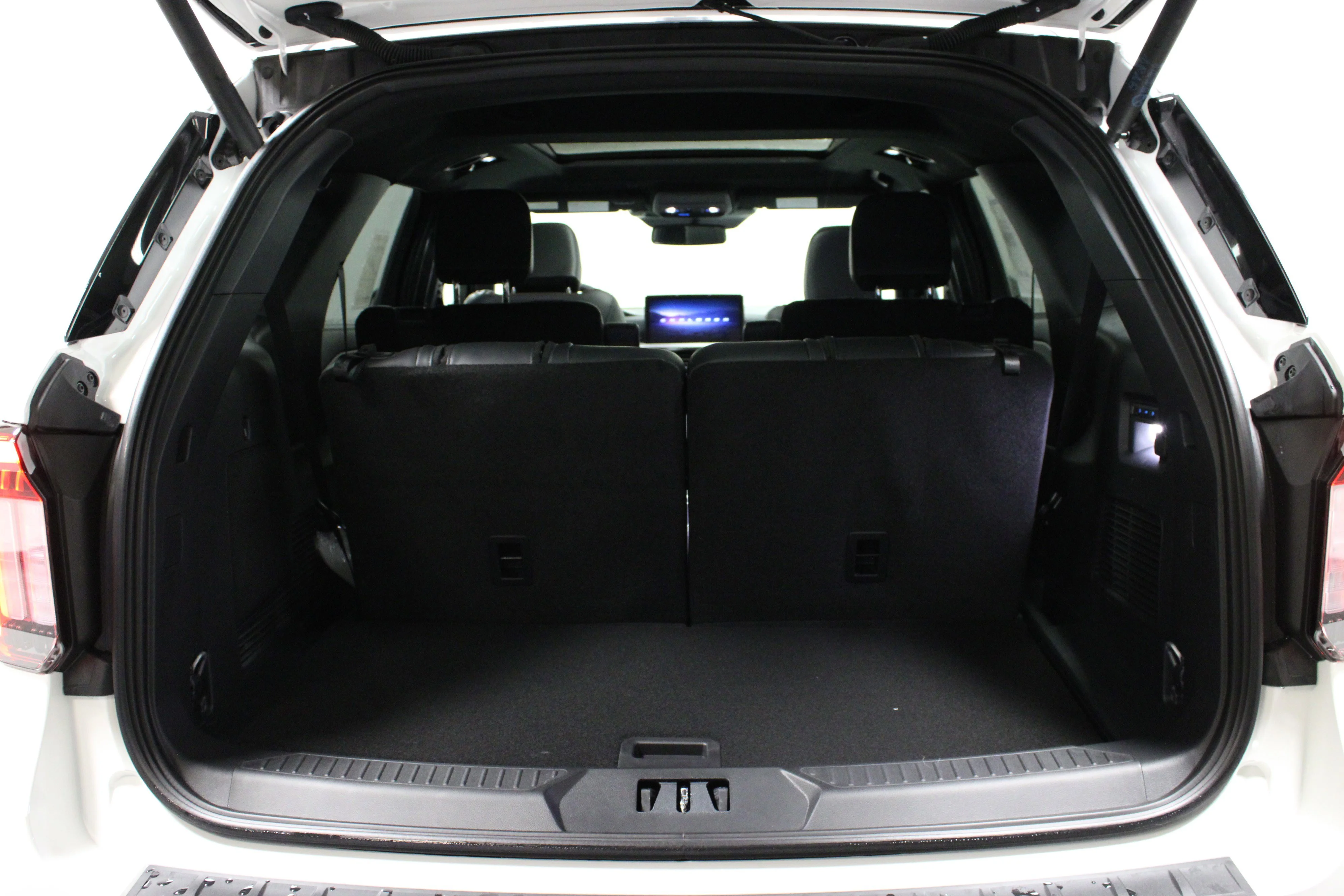 New 2026 Star White Metallic Tri-Coat Ford Tremor® image 15