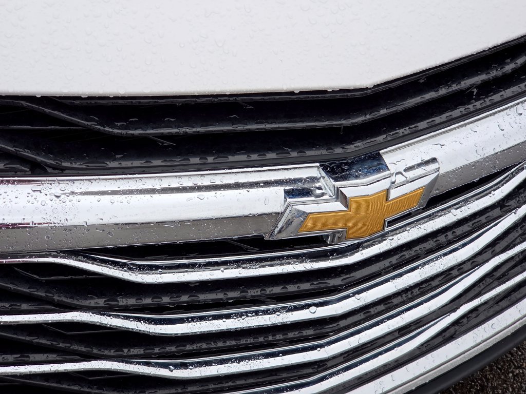 Used 2024 White Chevrolet LT image 13