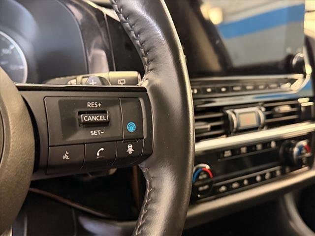 Used 2023 Super Black Nissan SL image 16