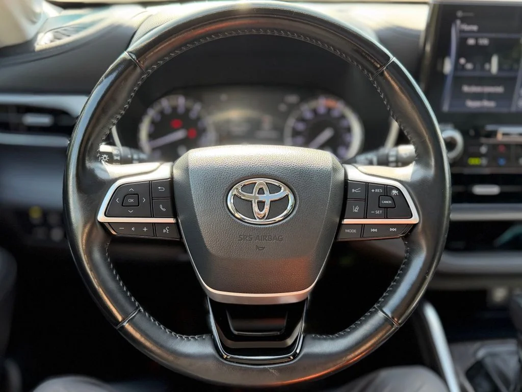 Certified Used 2022 Gray Toyota Platinum image 9