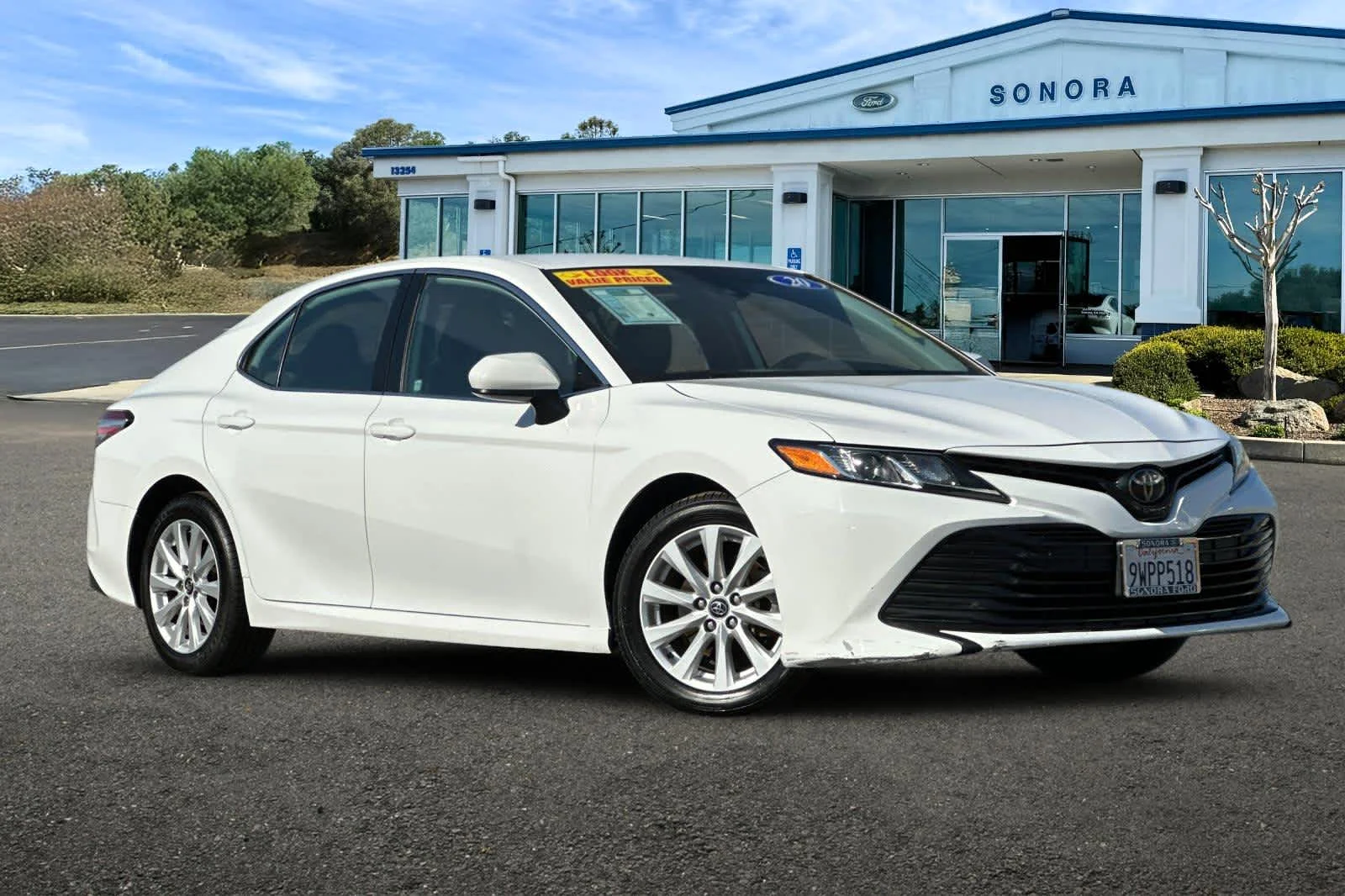 Used 2020 Super White Toyota LE image 2