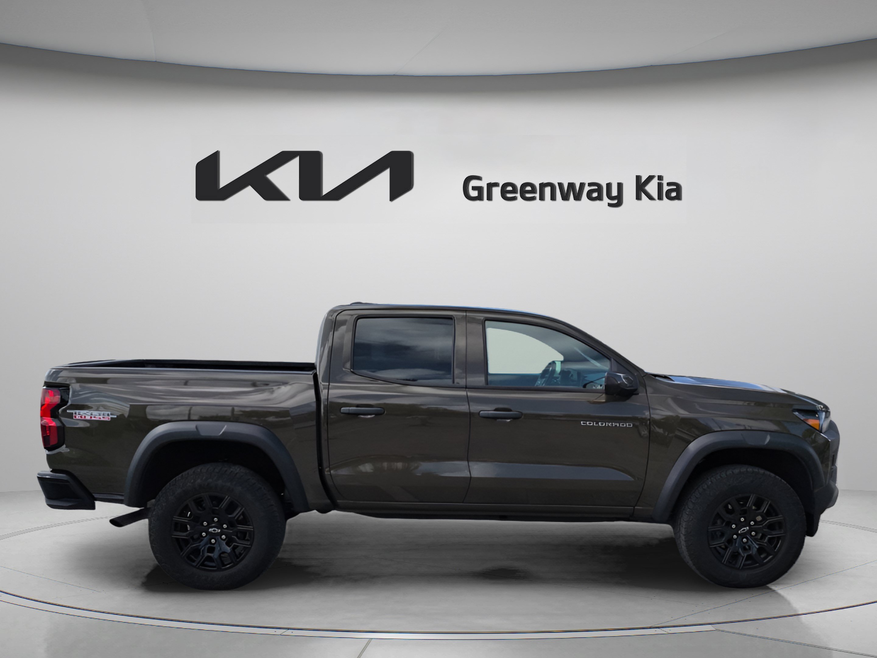 Used 2025 Harvest Bronze Metallic Chevrolet Trail Boss image 4