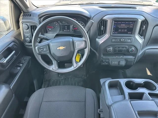 Used 2022 White Chevrolet Custom image 15