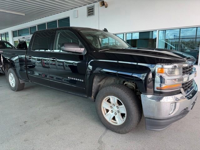 2017 Chevrolet Silverado 1500 LT 4X4 Crew Cab Short Box's photo