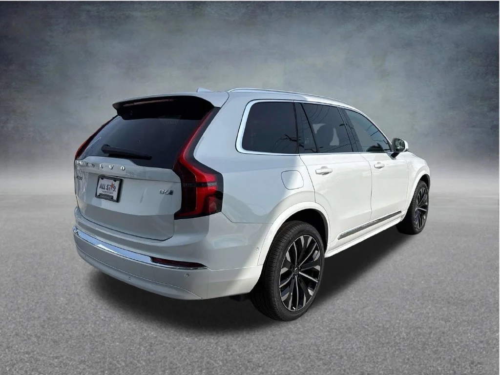 2026 Volvo XC90 Plus - Photo 8