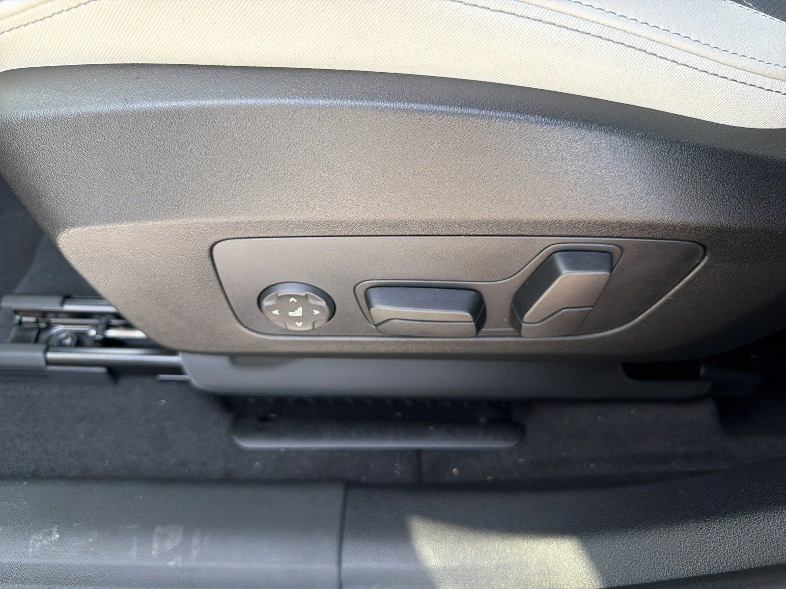 New 2026 Brooklyn Grey Metallic BMW xDrive28i image 25