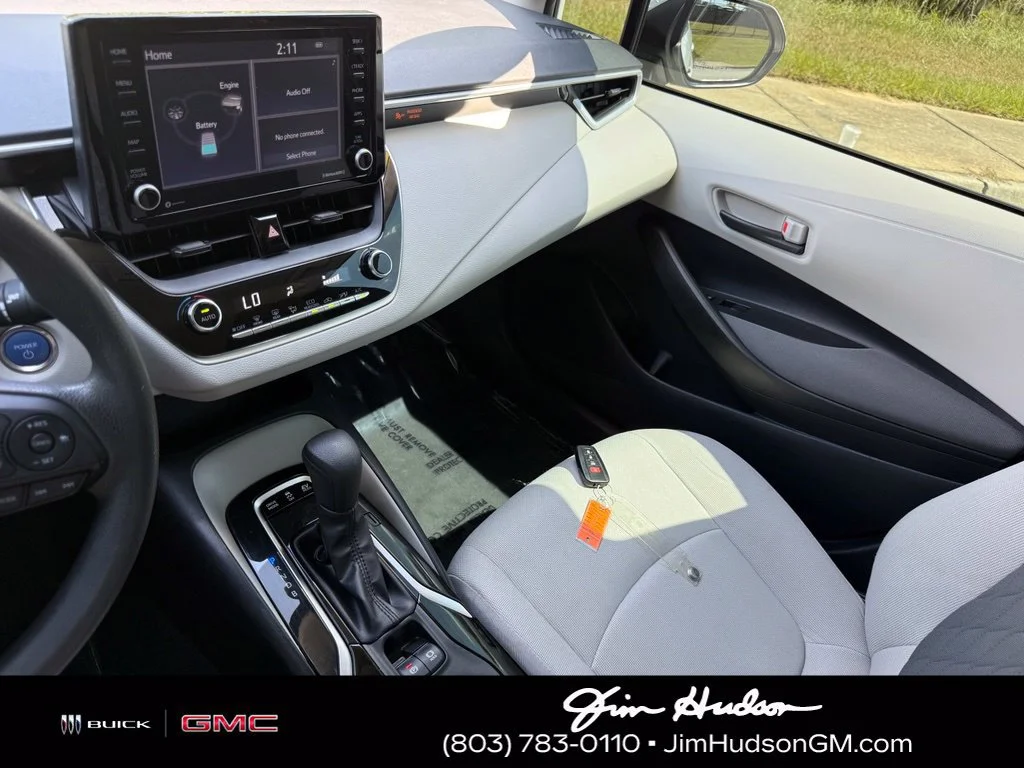 Used 2022 Off-white Toyota Hybrid LE image 28