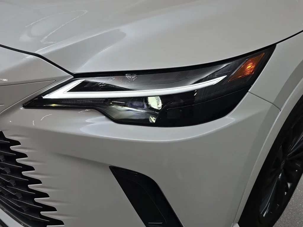New 2026 Eminent White Pearl Lexus PREMIUM image 29