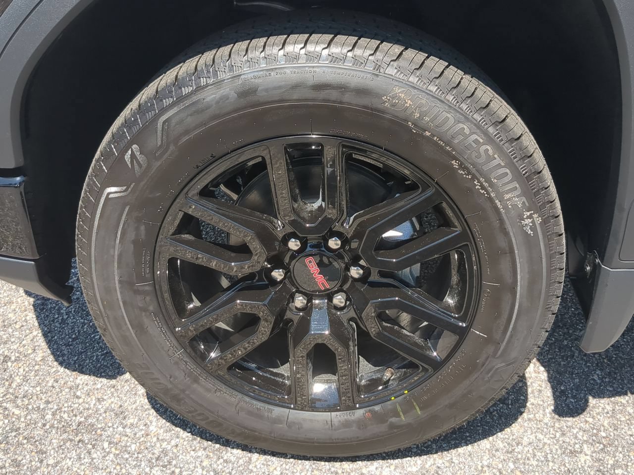New 2026 Onyx Black GMC Elevation image 32