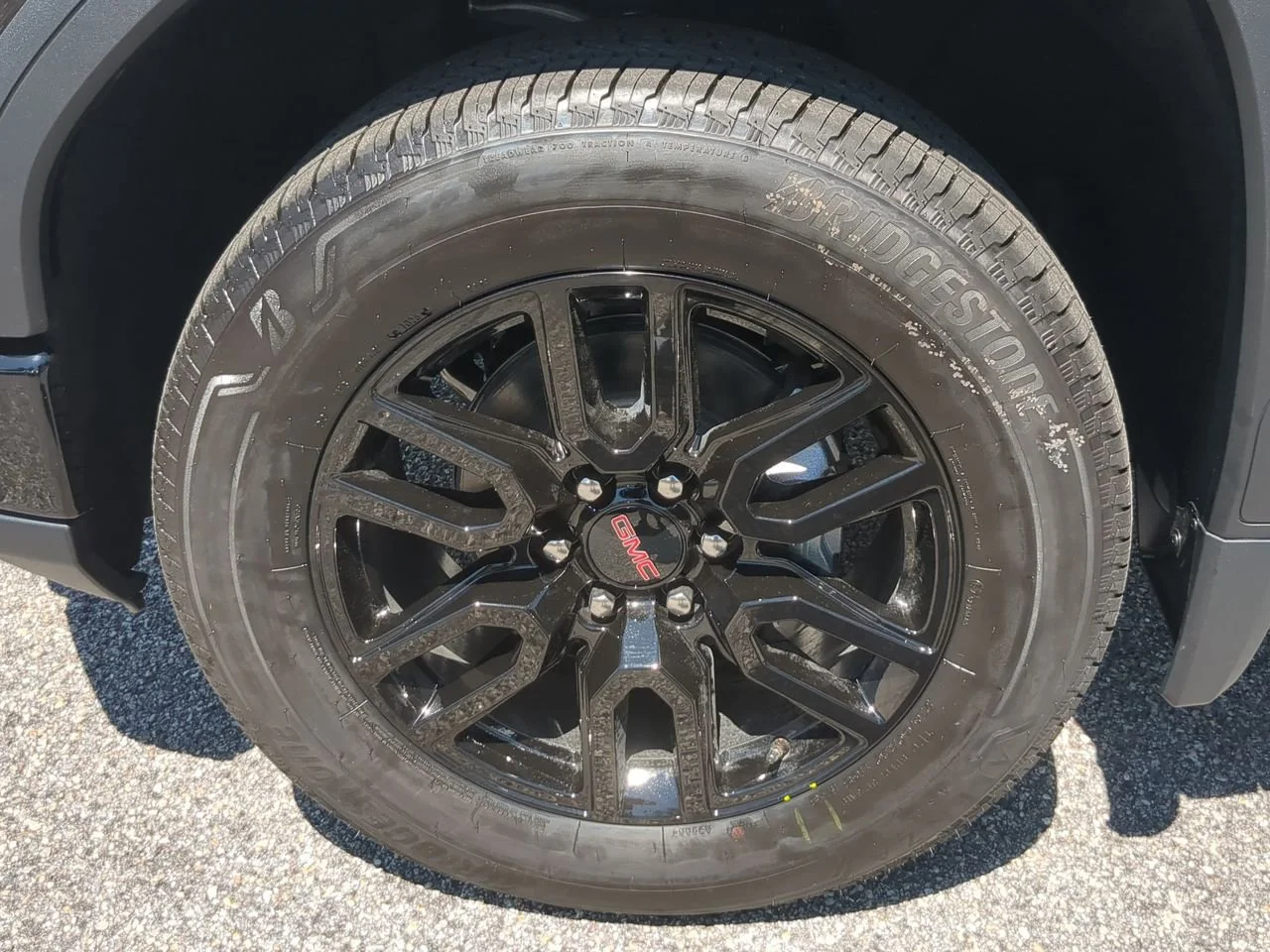New 2026 Onyx Black GMC Elevation image 32