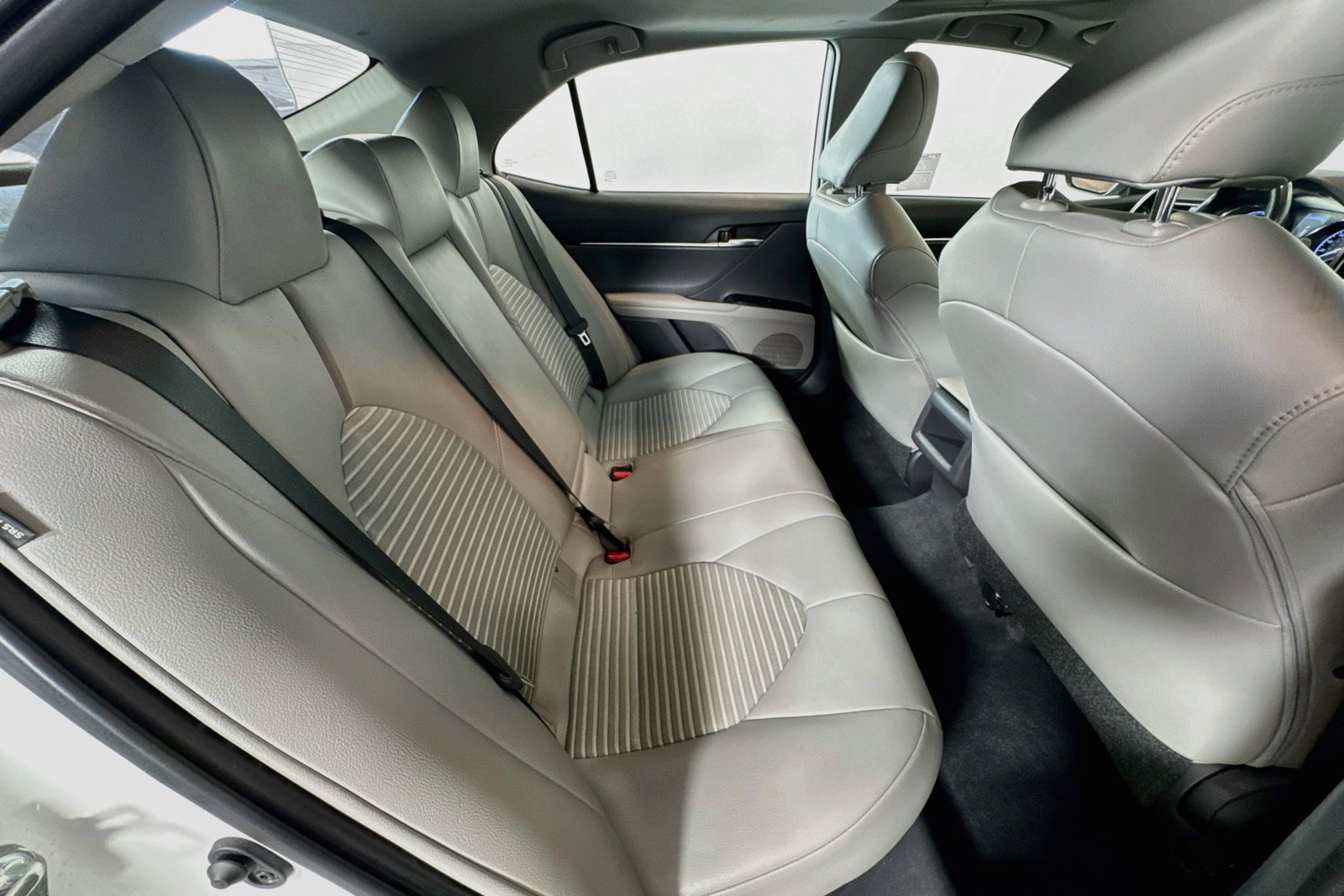 Used 2019 White Toyota Hybrid SE image 26