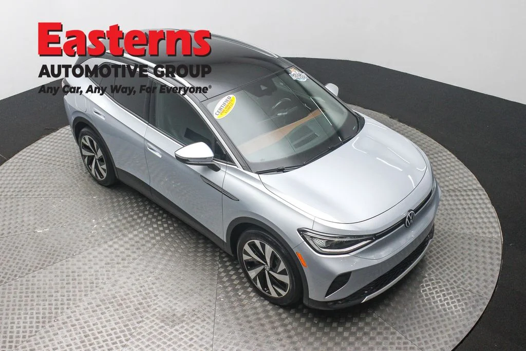 Used 2021 Silver Volkswagen Pro S image 3