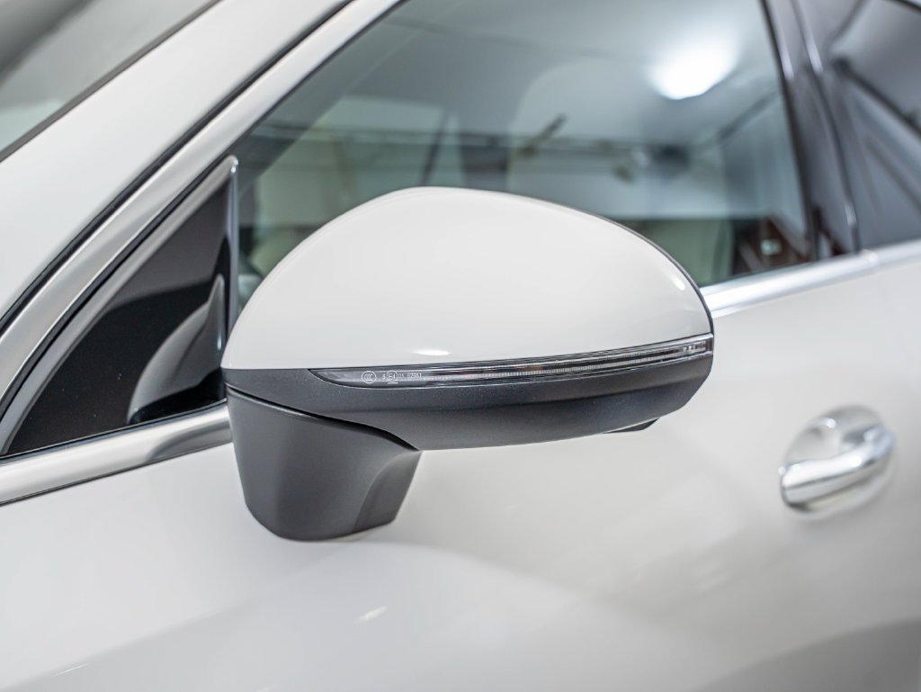 Used 2026 Polar White Mercedes-Benz GLC 300 image 17
