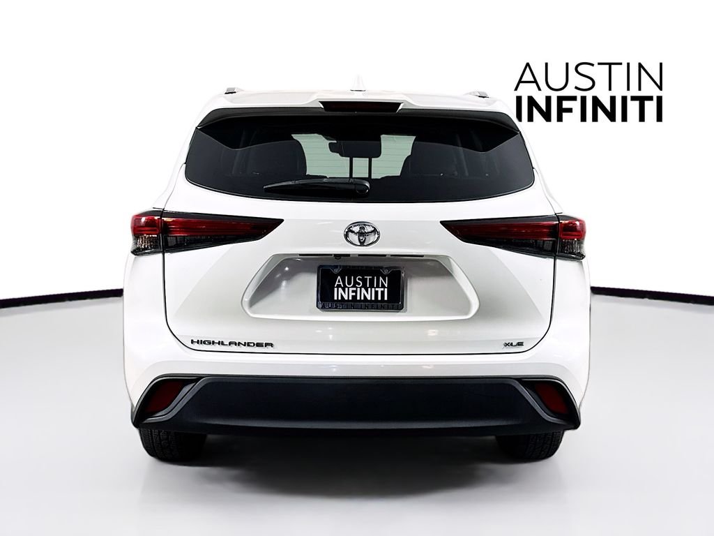 2021 Toyota Highlander XLE photo 4