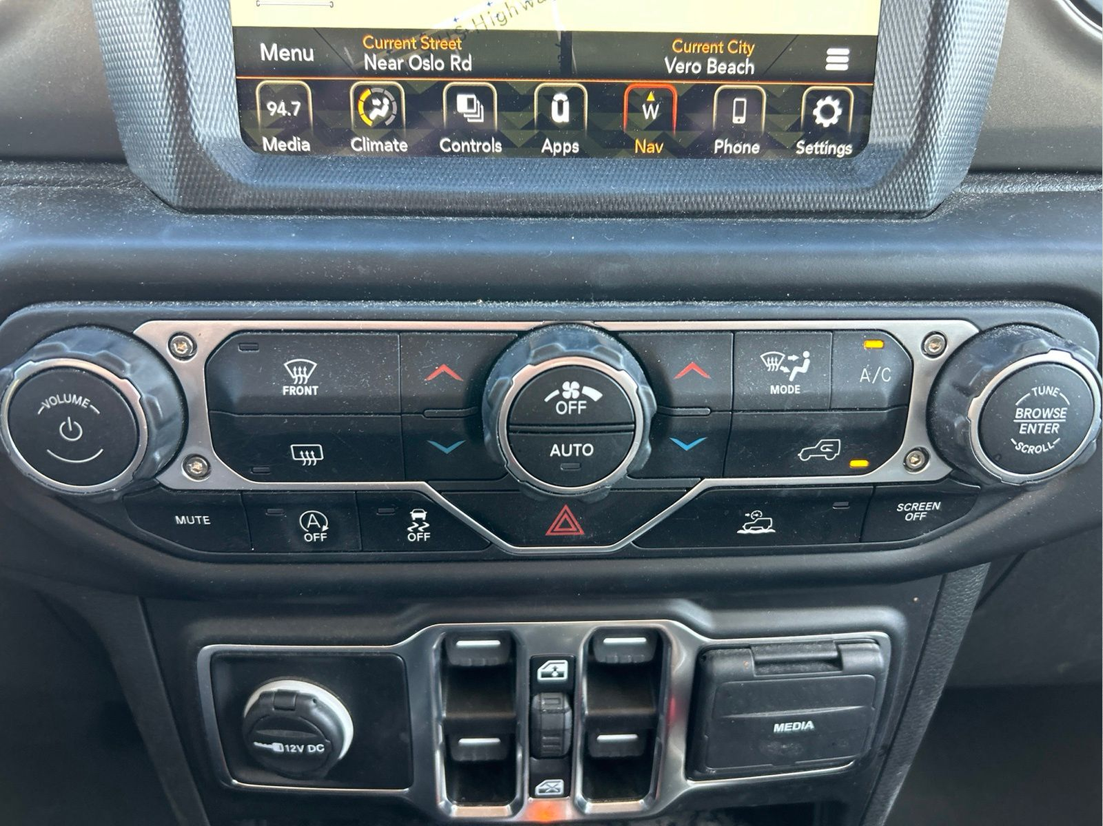 Used 2023 Yellow Jeep Sport S image 30