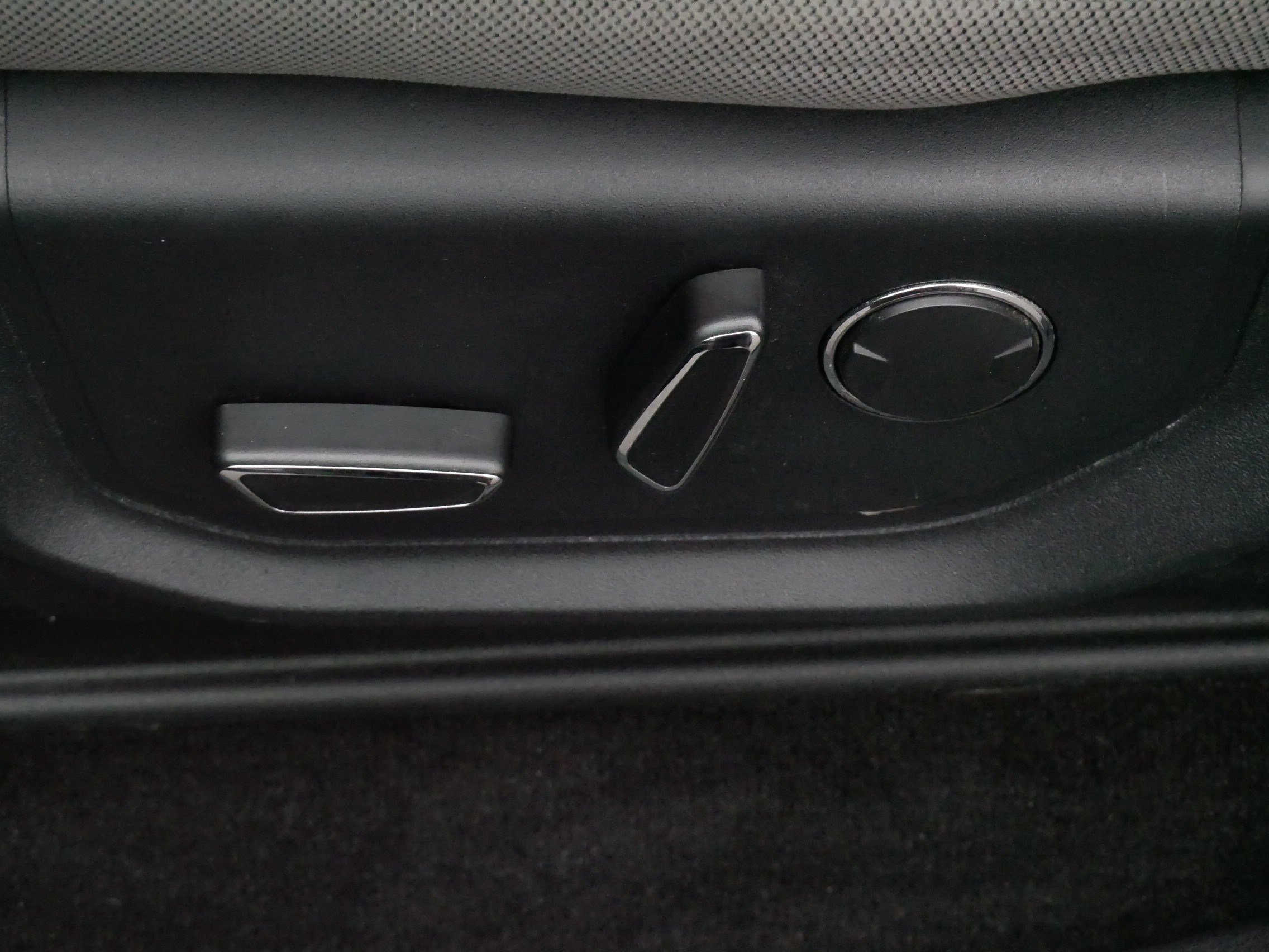 Used 2018 Blue Jeans Metallic Ford XLT image 20