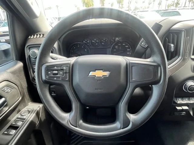 Used 2025 White Chevrolet Custom image 16