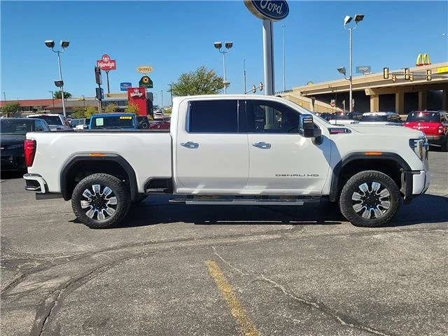 Used 2024 Summit White GMC Denali 4x4 Crew Cab 6.75 ft. box 159 in. WB image 4