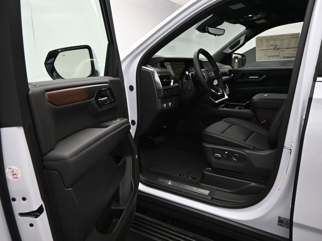 2026 GMC Yukon XL Denali - Photo 9