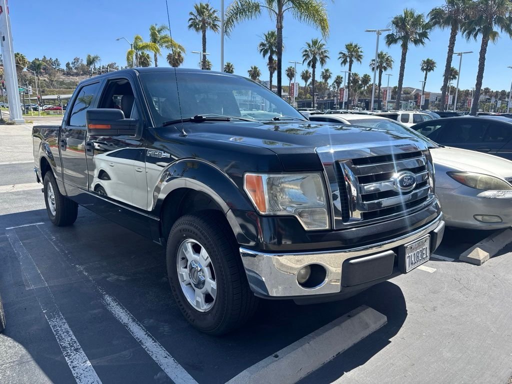 Used 2012 Black Ford XLT image 2