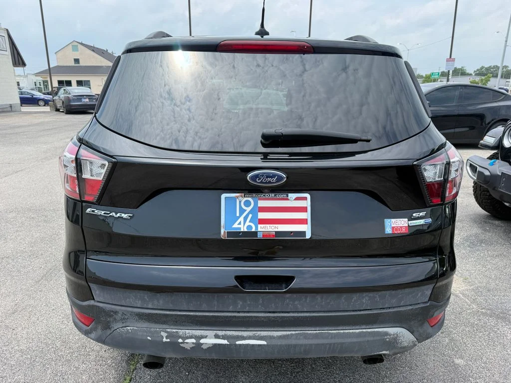 Used 2018 Black Ford SE image 18